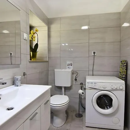 With Parking Space Murine, - 22510 Apartmán Umag