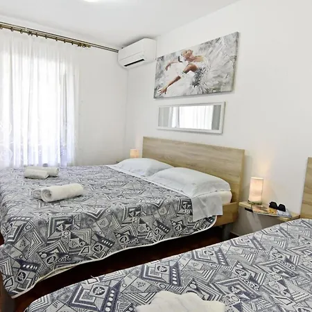 Apartmán With Parking Space Murine, - 22510 *